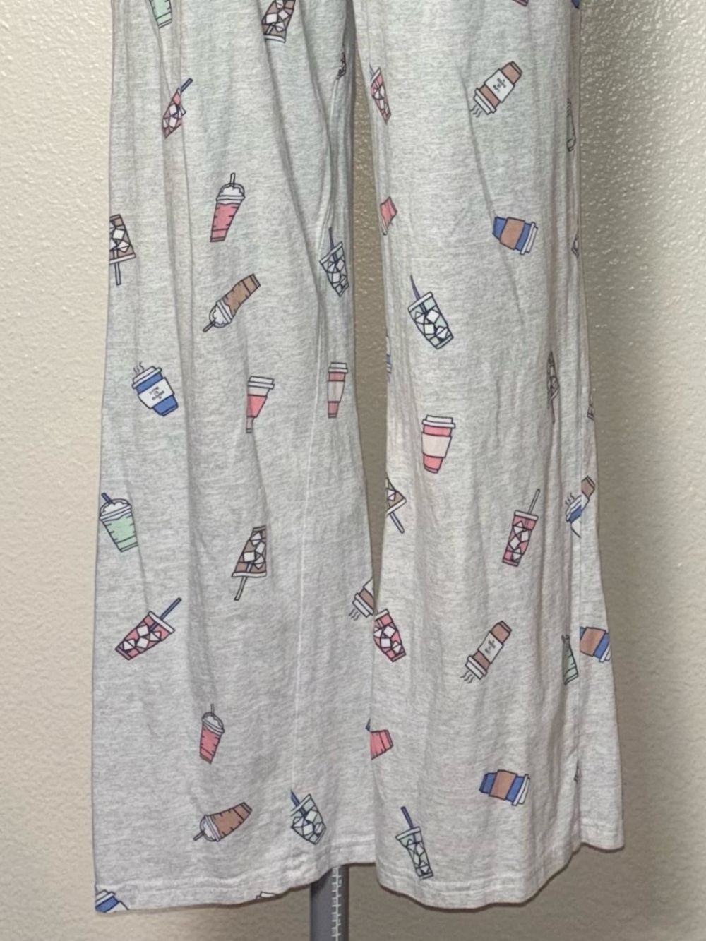 Life Is Good Pajama Set White Daisy Tank, Light Gray Lounge Pants women's medium - Picture 13 of 16